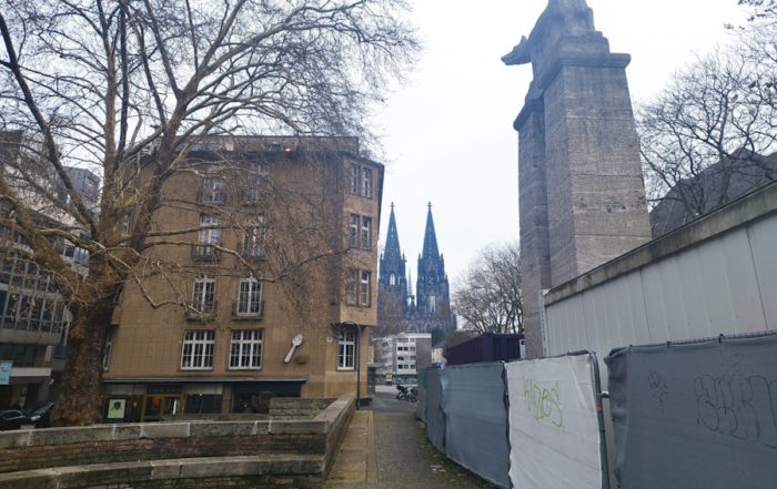 Kölnisches Stadtmuseum - Vista cercana de la Catedral de Colonia.