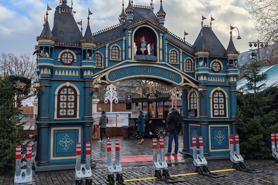 Frohe Weihnachten vom Heinzel's Wintermärchen Markttor