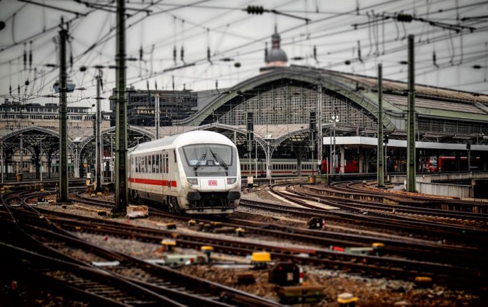 Lulu Arrival: Cologne Central Station and the Start of Queer
