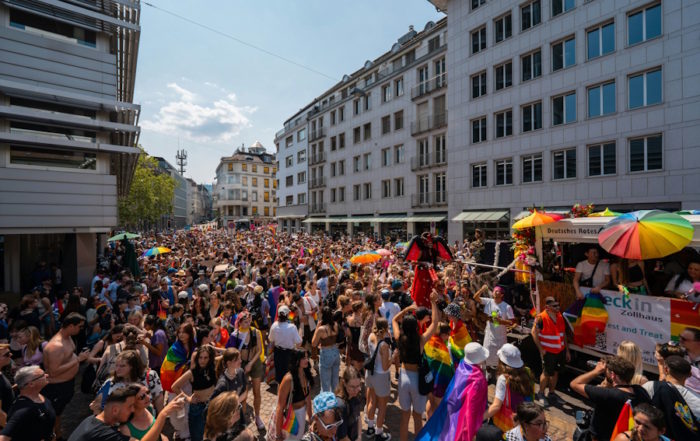 Cologne Parade: Große Menschenmenge bei der Pride-Feier
