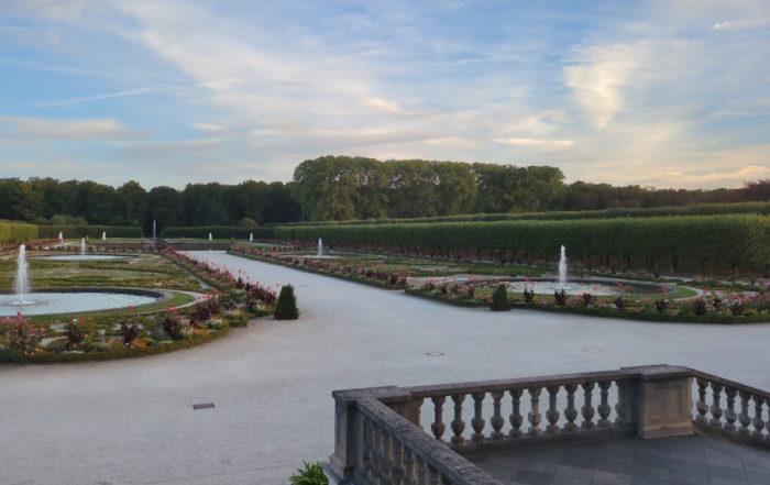 Schloss Brühl: Panoramablick auf die Gärten
